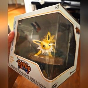 An Afternoon With Eevee & Friends - Jolteon - New In BOX